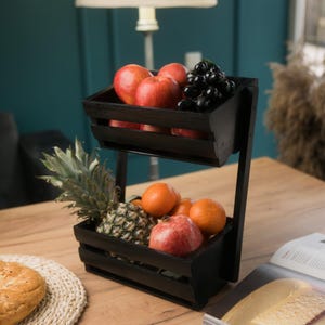 Houten fruitmand met twee niveaus, zwarte keukenorganizer, rustieke productstandaard, opbergrek voor aanrecht, boerderijdecor, cadeau voor groentehouder