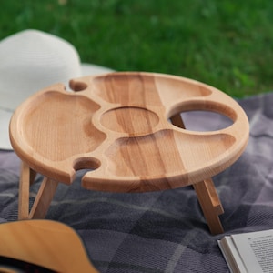 Mesa de madera para charcutería y vino, mesa rústica para picnic, tabla plegable para vino y queso, bandeja para servir vino, regalo de boda personalizado, regalo de aniversario