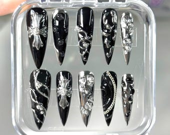 Presse-ongles fait main en chrome noir : croix en argent 3D punk Y2K