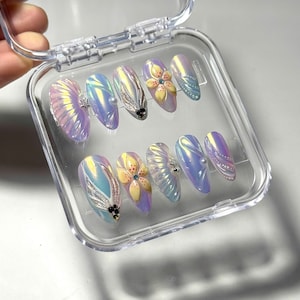 V81 - 3D mermaid medium almond press on nail, Holographic Pink Purple Nails, seashell effect nails, beach themed summer nails
