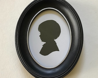5x7” Silhouette Frame/ Classic Disney Silhouette Oval Frame/ Thick, Quality PLASTIC Black Frame with Hand Painted SILVER Inner Lip