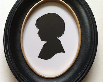 5x7” Silhouette Frame/ Classic Disney Silhouette Oval Frame/ Thick, Quality Black PLASTIC Oval Frame with Hand Painted GOLD Inner Lip