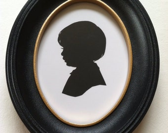 5x7” Silhouette Frame/ Classic Disney Silhouette Oval Frame/ Thick, Quality Black  PLASTIC Oval Frame with Hand Painted GOLD Inner Lip