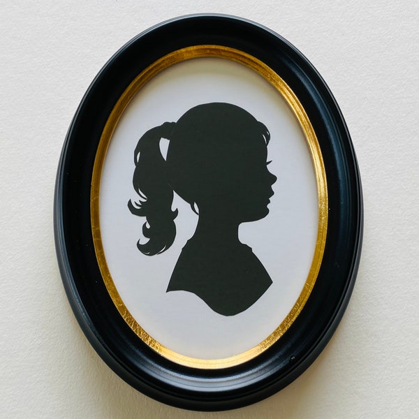 5x7” inch Black Oval Frame with Thin Gold Leafed Inner Lip, Solid Wood Frame for Silhouettes