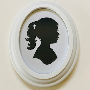 5x7” White Oval Picture Frame / MDF Wood