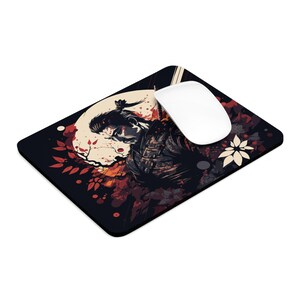 Mauspad mit japanischer Samurai Illustration, ästhetisches Schreibtischzubehör, ideales Büro Geschenk, kleine Spielmatte, 23x18 cm, niedliches Heimdekor.