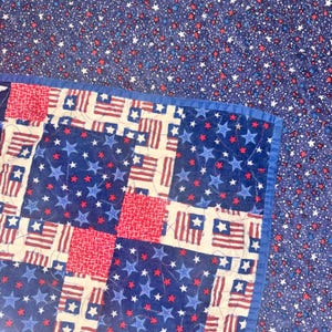 Manta de patchwork acolchada a mano de estilo vintage americano con estrellas rojas, blancas y azules, 70x42