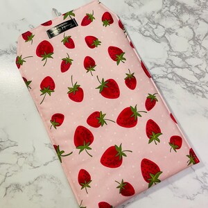 Strawberry iPad Mini Sleeve: Padded Kindle Book Pouch