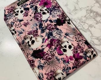 Pink Skulls & Roses Book/Tablet Sleeve: Padded E-Reader Pouch