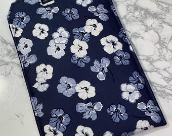 Handmade Pansy Flowers iPad Mini/Kindle Sleeve: E-Reader Book Pouch