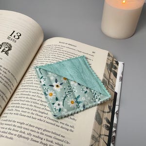 Ditsy Floral Quilted Fabric Corner Bookmark