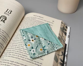 Ditsy Floral Quilted Fabric Corner Bookmark