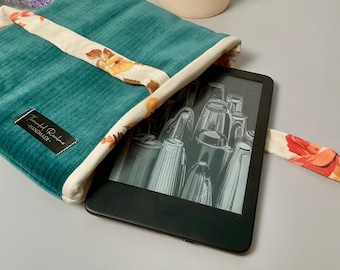 Luxe Teal Velvet Quilted Book Sleeve With Bow
