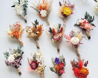 Boutonnière de flores secas naturais: decoração rústica para casamento, flor de lapela para padrinhos, presente para pedido de dama de honra.