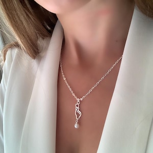 Silver Necklace For women / Pearl Necklace / Minimalist Jewelry / Handmade Jewelry / Unique Necklace / Trendy Fashion Jewelry / Gift For her