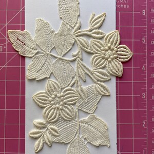 Vintage Kant Applicatie / Ecru Floral Piece / Silk Cotton Blend / Bruiloft / Naaien / Versiering / Ambachten / Naaien / Trim