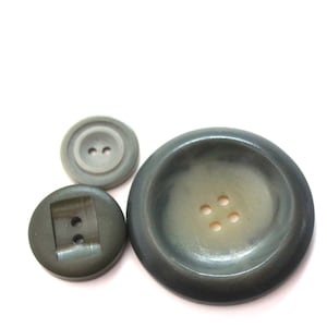 Vintage / Dark Olive and Sage Bakelite Buttons (3) SUPER lg coat button / plus matching / Sewing / Crafts / Findings