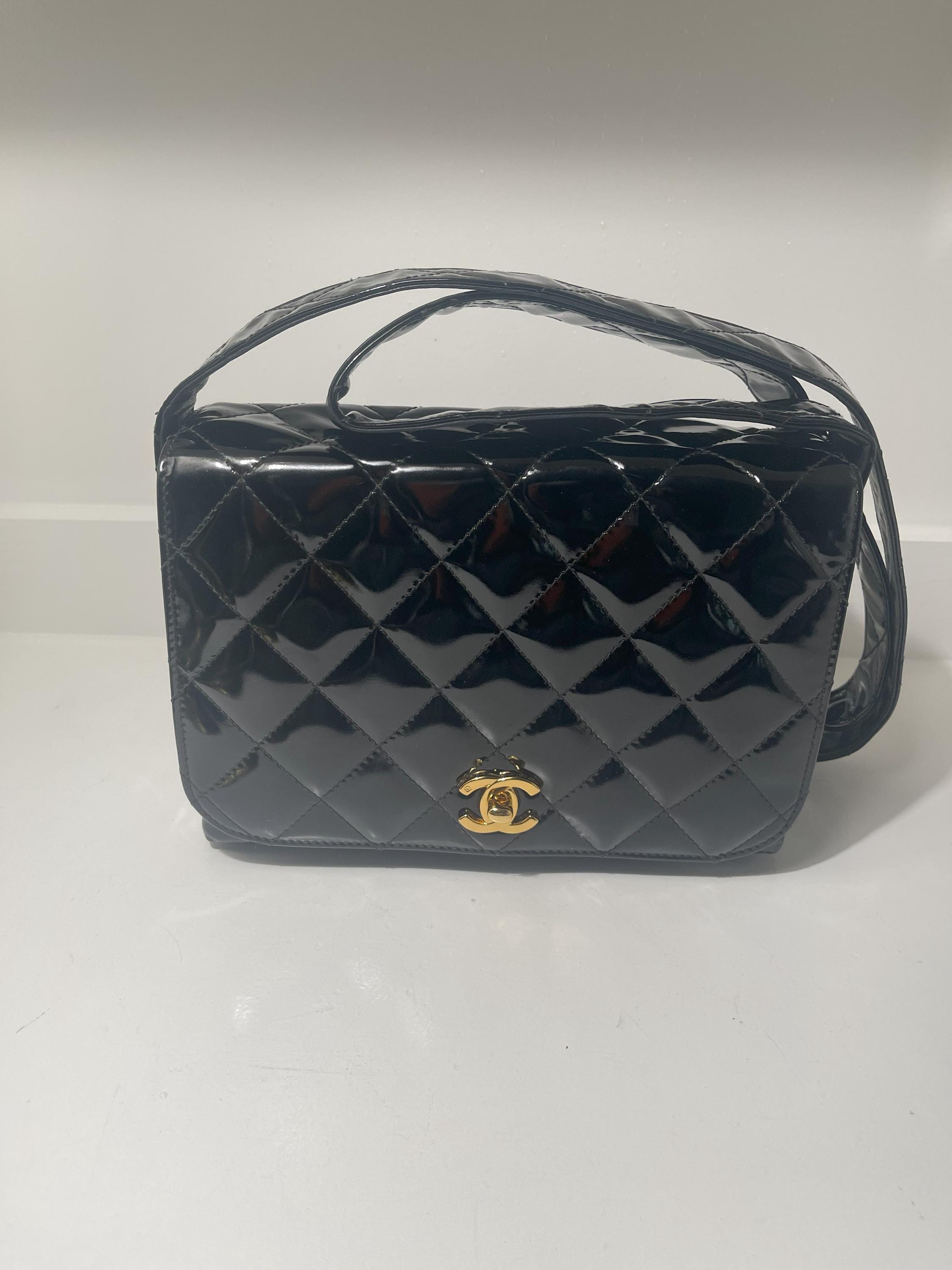 ショルダーバッグ・ポシェット × ヴィンテージ(中古) Chanel Heart Bag Chanel Heart Bag Small - Designer WishBags