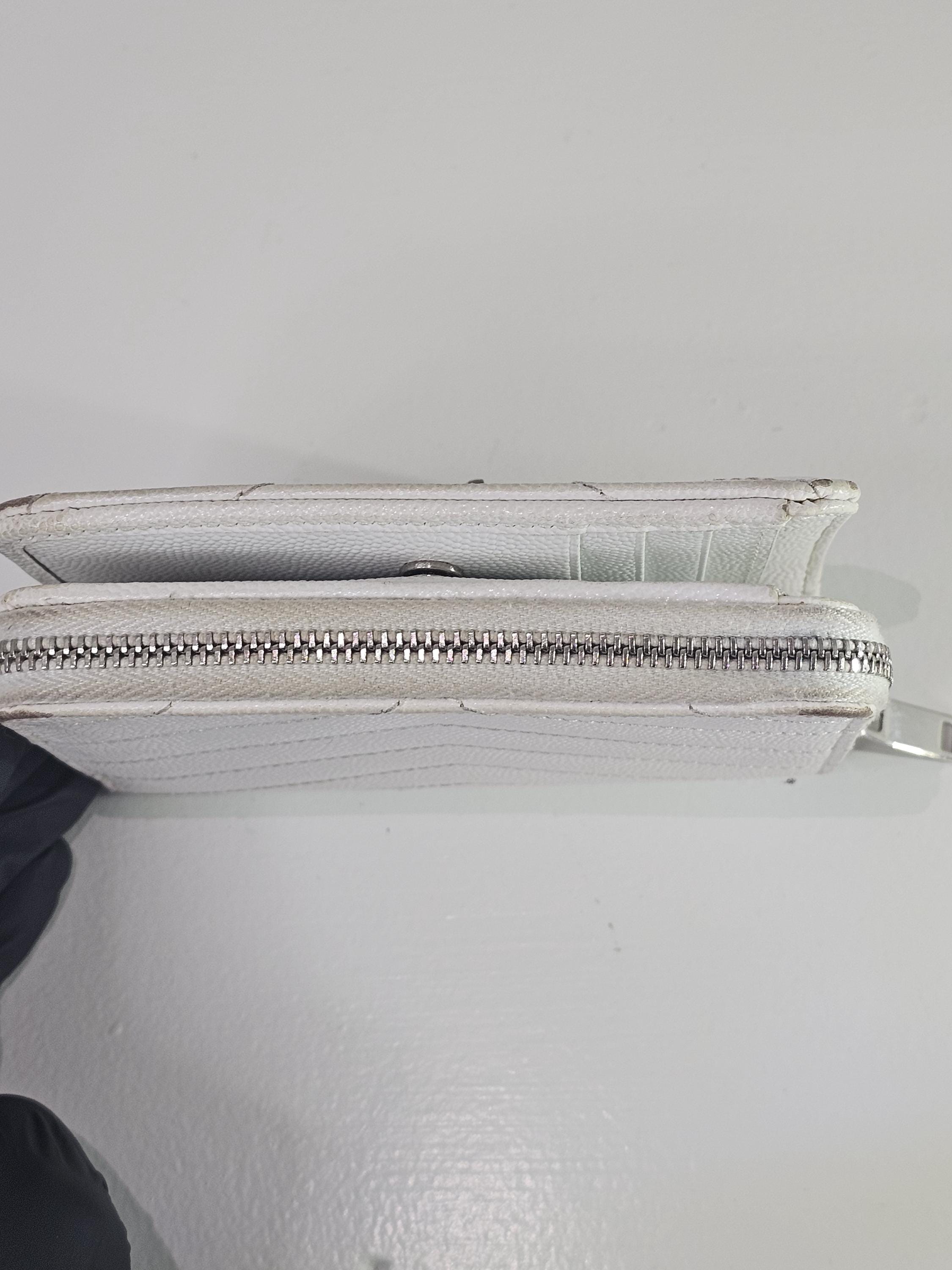 本物のYSLホワイトキルティング二つ折り財布 - Etsy 日本