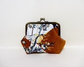 Clutch Metal Snap Pouch Coin Purse  Pouch Red Fuji Bird