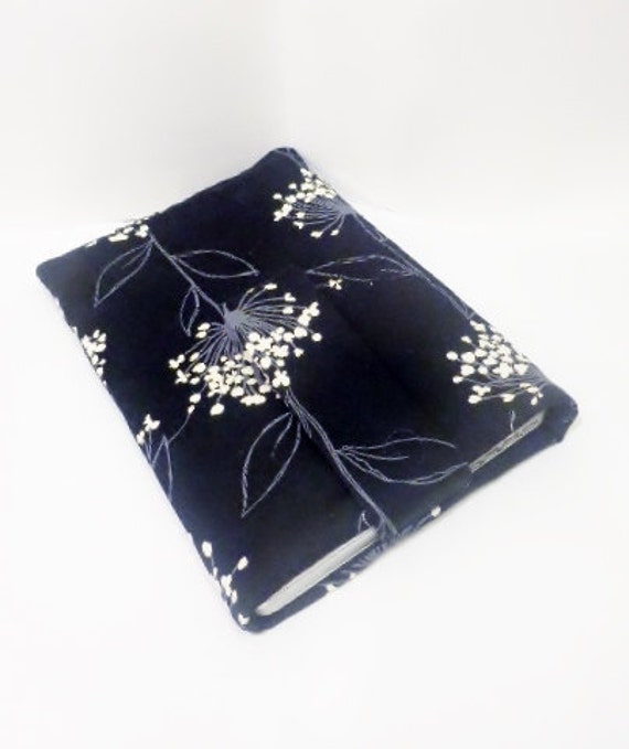 Items similar to Laptop Sleeve Padded 13" Flowers on Black on Etsy