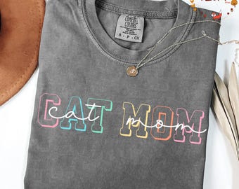 Camiseta "Gato Mamá" con Colores Cómodos - Camiseta moderna para amantes de los gatos