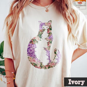 Comfort Colors® Floral Cat Silhouette T-Shirt-Cute Cat Mom Gift Aesthetic Botanical Cat Shirt for Cat Lovers Floral Cat Shirt Gift for Dad