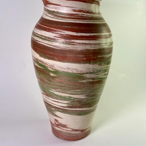 Vintage Niloak Pottery Swirl Vase - 9,5 ”große Mid-Century Arkansas Art Pottery