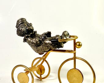 Statuetta vintage di George Good Clown su triciclo / Decorazione circense anni '80