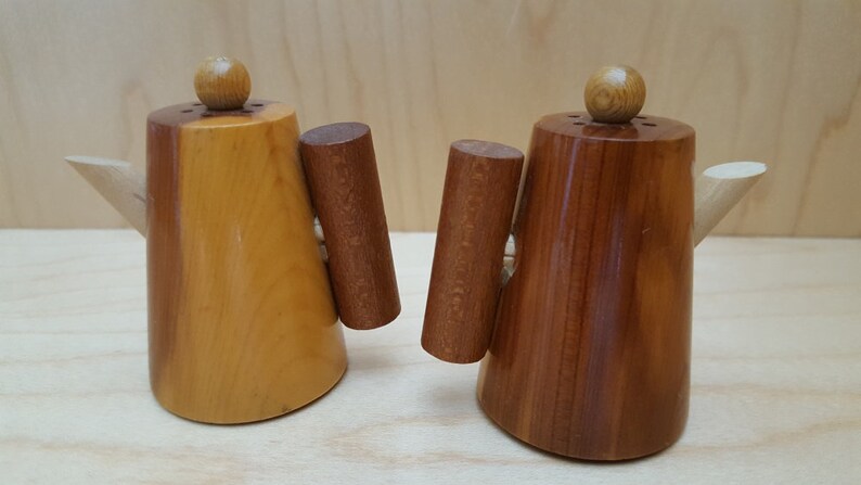 Coffee Pot Salt and Pepper Shakers Vintage 1980/'s
