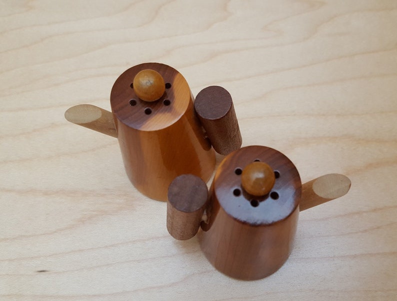 Coffee Pot Salt and Pepper Shakers Vintage 1980/'s
