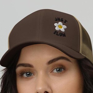 Wildflower Trucker Hat – Women’s Embroidered Flower Cap – Casual Mesh Back Adjustable Hat