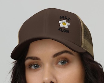 Wildflower Trucker Hat – Women’s Embroidered Flower Cap – Casual Mesh Back Adjustable Hat
