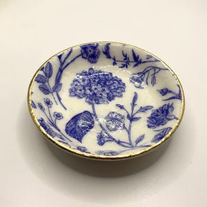 Blue Floral Jewelry Dish, Ceramic Trinket Dish, Timeless Floral Jewelry Dish,  Engagement Ring Dish, Jewelry Handcrafted Decoupage Gift