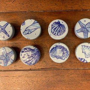 Coastal Beach Wood Cabinet Knobs, Set of 8 , 1.5&quot; Drawer Pull, Desk Knob, Beach decor, Seashell knobs