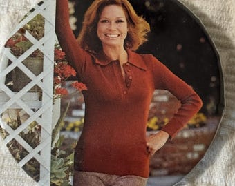 Mary Tyler Moore Actress Pinback Lot 2 Pins Buttons