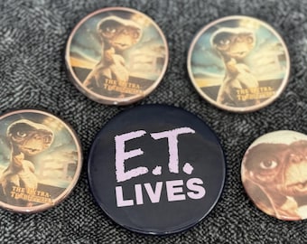 E.T. Extra Terrestrial Movie character Pinback Lot 5 Pins Buttons