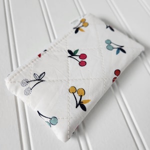 Quilted Retro Cherry Coin Purse: Small Zipper Pouch