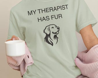 Camiseta "Mi terapeuta tiene pelo" con un golden retriever / Camiseta de terapia con mascotas de Comfort Color