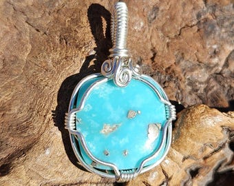 Colgante Campitos de turquesa y plata de ley envuelto en alambre