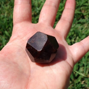 Garnet 1 ONE Large Polished Garnet // Approximately 1.2 Inch 65 Gram // Genuine Faceted Garnet // Healing Stone // January Birthstone image 9