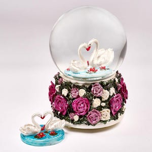 Romantic Swan Snow Globe, Musical Self-Blowing Globe, Wedding Gift, Anniversary Keepsake, Elegant Home Decor