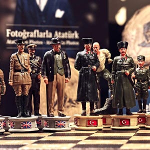 Personalisiertes Gallipoli-Schachspiel, Atatürk Anzacs-Figuren, handbemaltes Namensschild