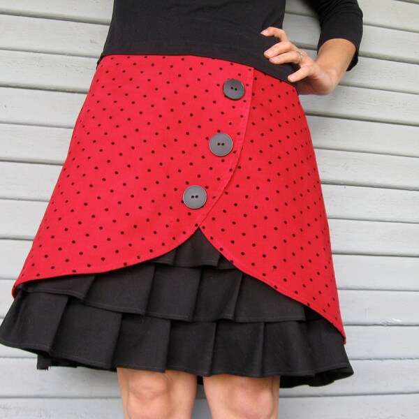 Little Miss Ladybug ruffle front skirt Sz 2
