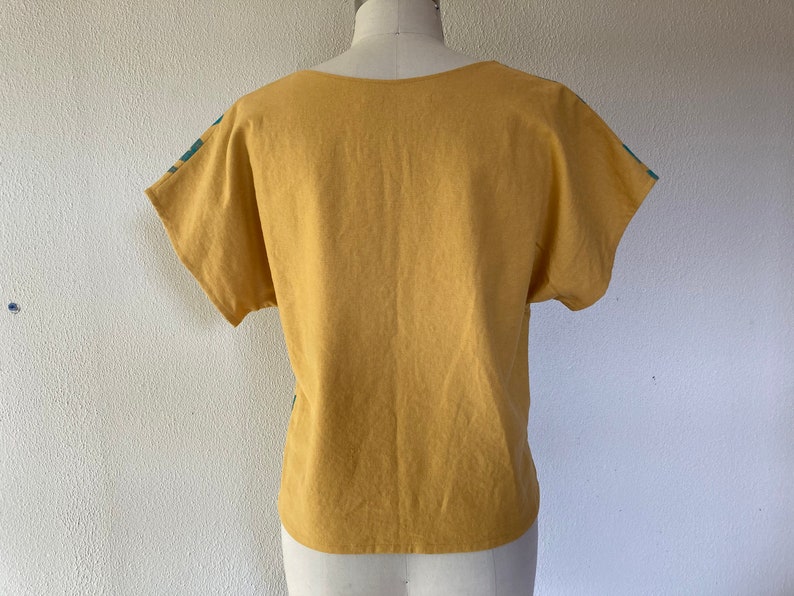 Snake print linen tee yellow image 3