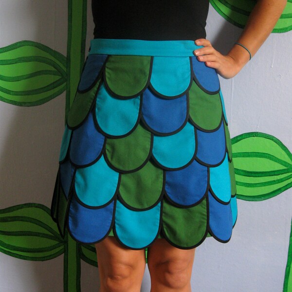 Fishscale Mini skirt in blue and green Sz 4
