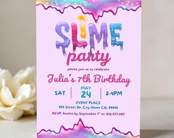 Op de afbeelding: Een roze uitnodiging voor een "Slime Party" met kleurrijke, druipende tekst. De uitnodiging bevat details voor Julia's 7e verjaardag, met datum, tijd en locatie. Het ontwerp heeft een levendig, veelkleurig slijmeffect.