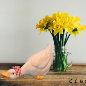 Vintage Duck Figurine – Elegant Ceramic Duck Statue, Beautiful Home Decor, Perfect Gift for Duck Lovers