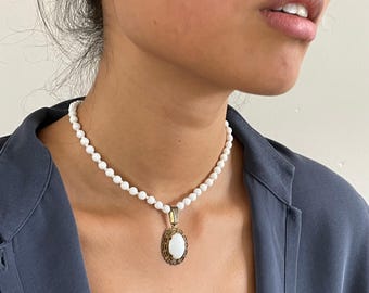 サイン入り MIRIAM HASKELL ミルクガラスネックレス、27 インチ、1950