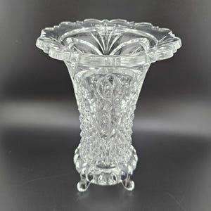 Vintage Lead Crystal Footed Vase 24% Lead Crystal Vase Cut Glass Crystal Footed Vase Antique Crystal Flower Vase with Scalloped Rim